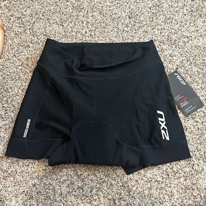 2XU Perform Triathlon 4.5” biker shorts